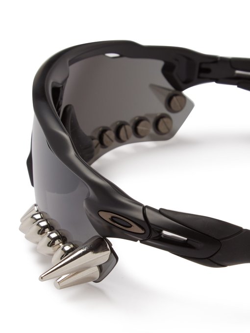 The Oakley – Vetements Collaboration = x Oakley Spike Glasses - RxSport -  News